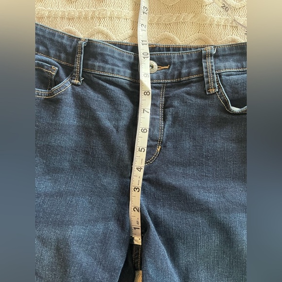 St.Johns Bay Classic Dark Wash Skinny Leg Women's Jeans Size 12 Petite - Picture 13 of 13